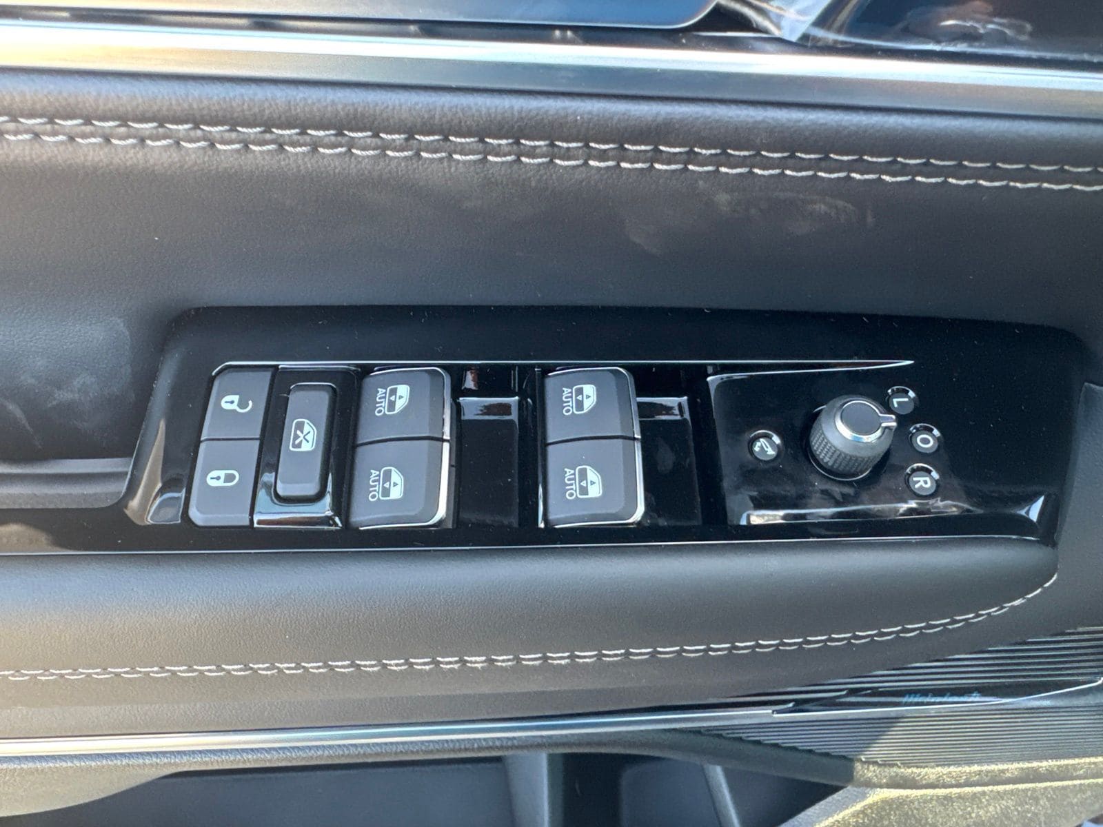 2026 Jeep Grand Wagoneer Summit Obsidian - Photo 10
