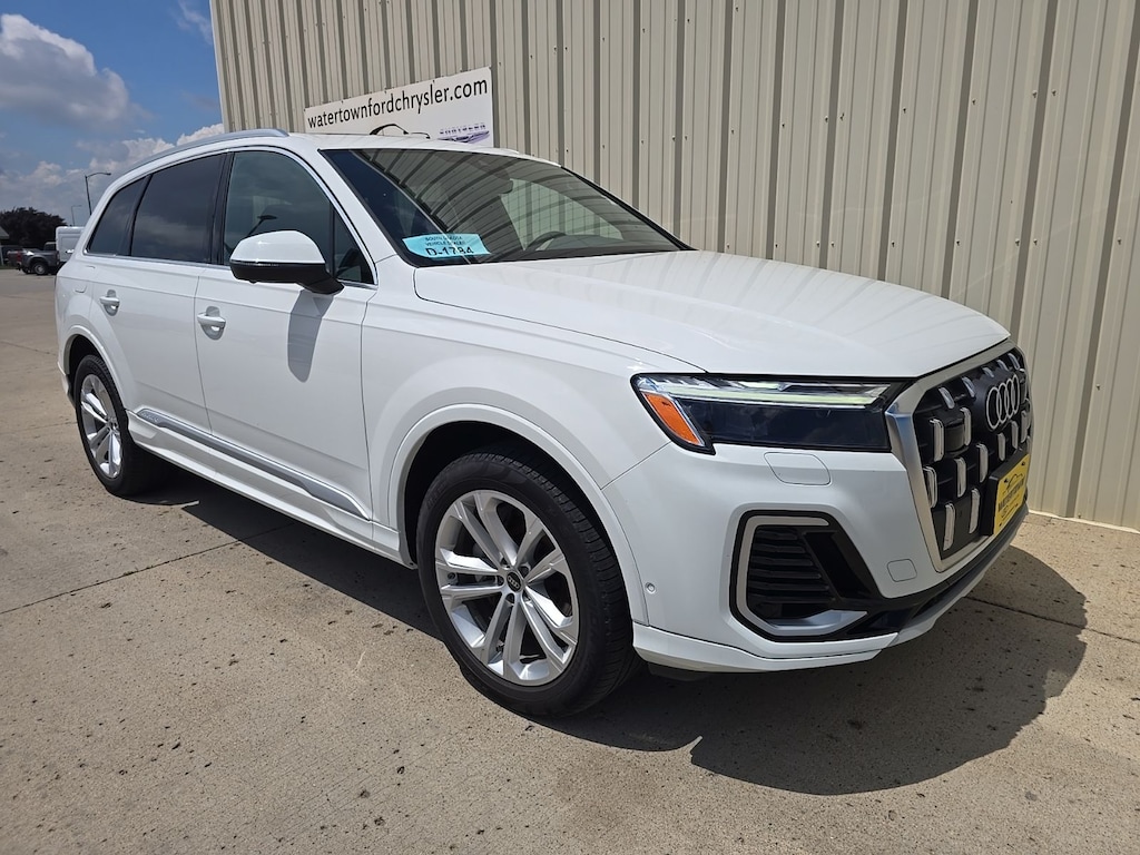 Used 2025 Audi Q7 55 Premium Plus SUV