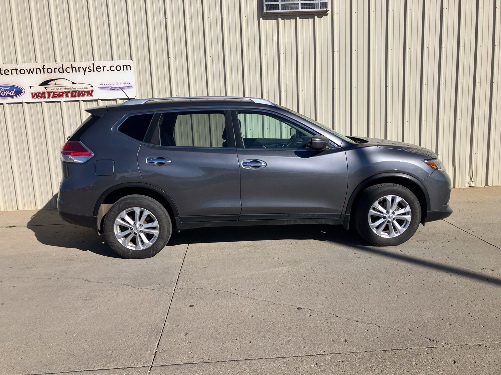 Used 2015 Nissan Rogue SV SUV