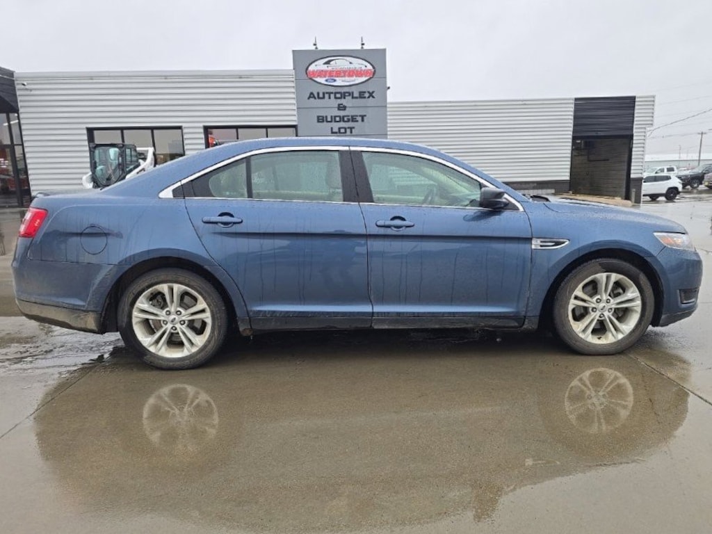Used 2018 Ford Taurus SE Sedan