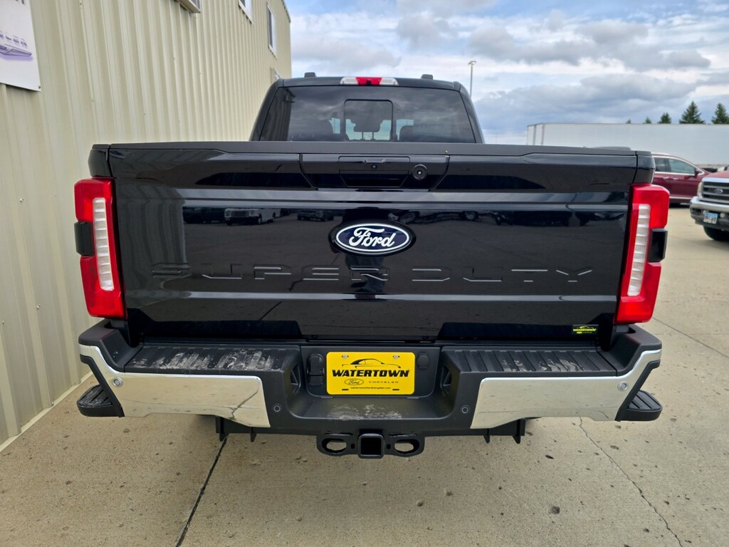 New 2027 Ford Super Duty F-350® Lariat® TRUCK