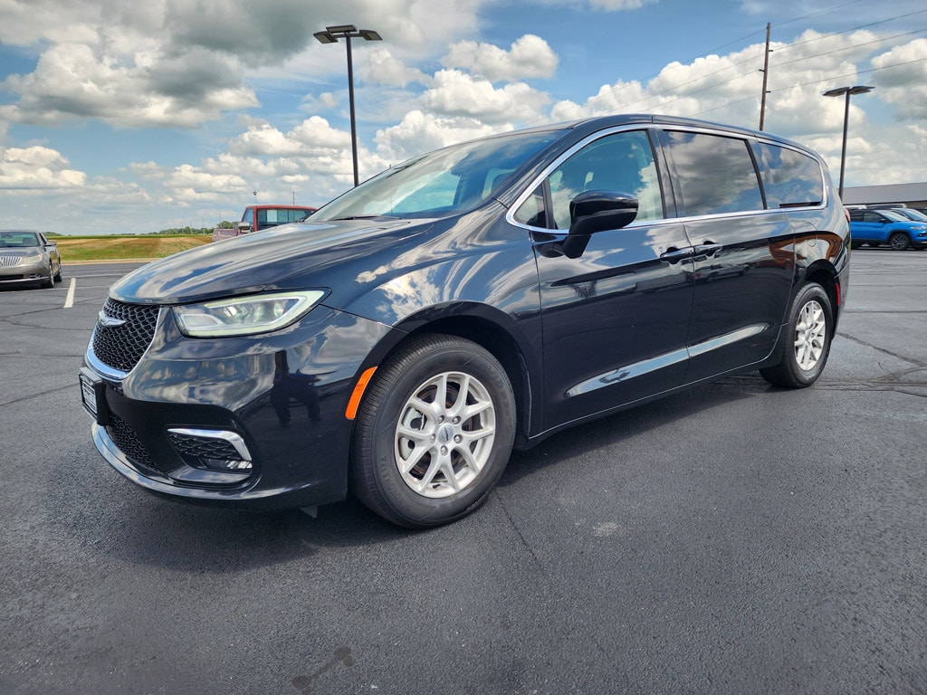 2023 Chrysler Pacifica Van Passenger Van 