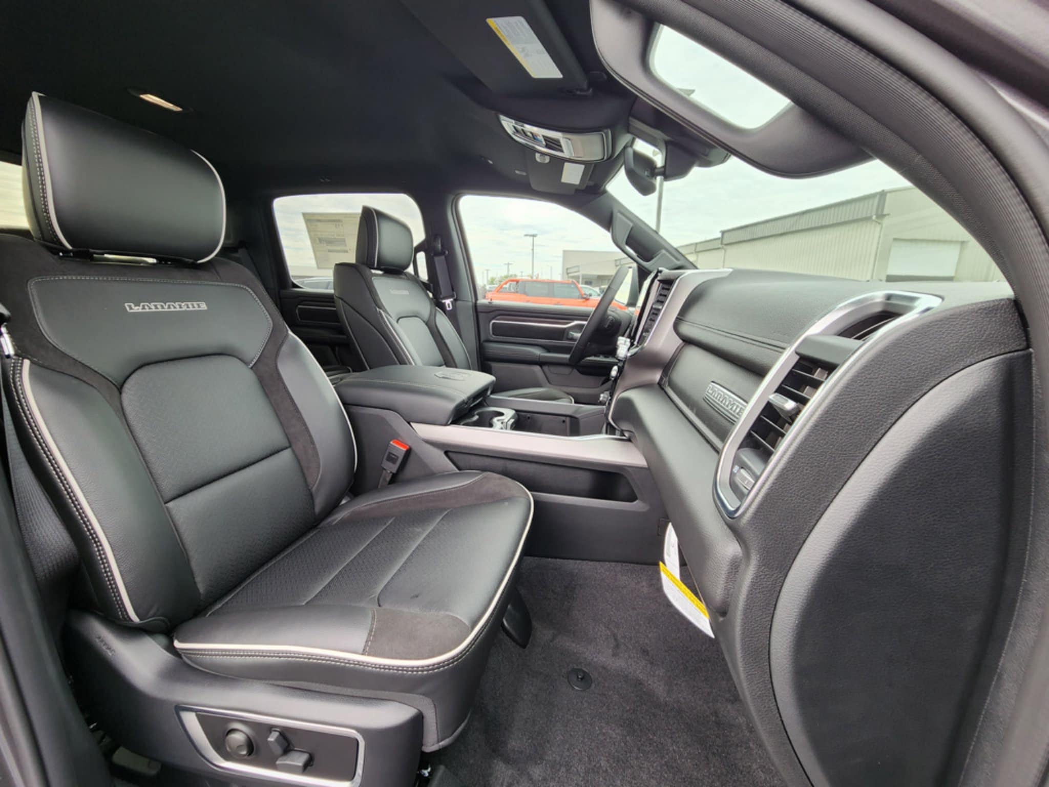 2027 RAM Ram 1500 Pickup Laramie - Photo 23