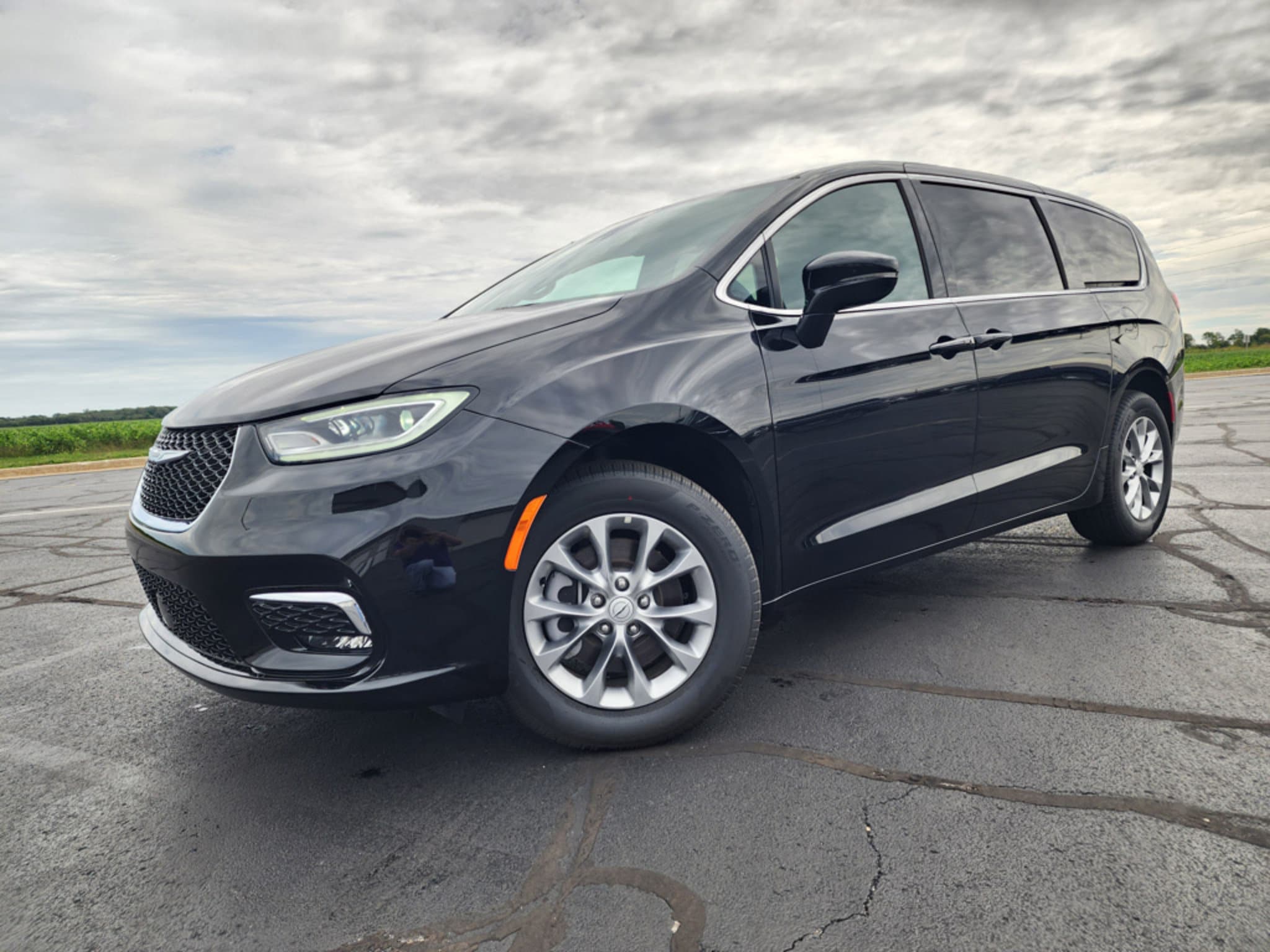 2026 Chrysler Pacifica Passenger Van 