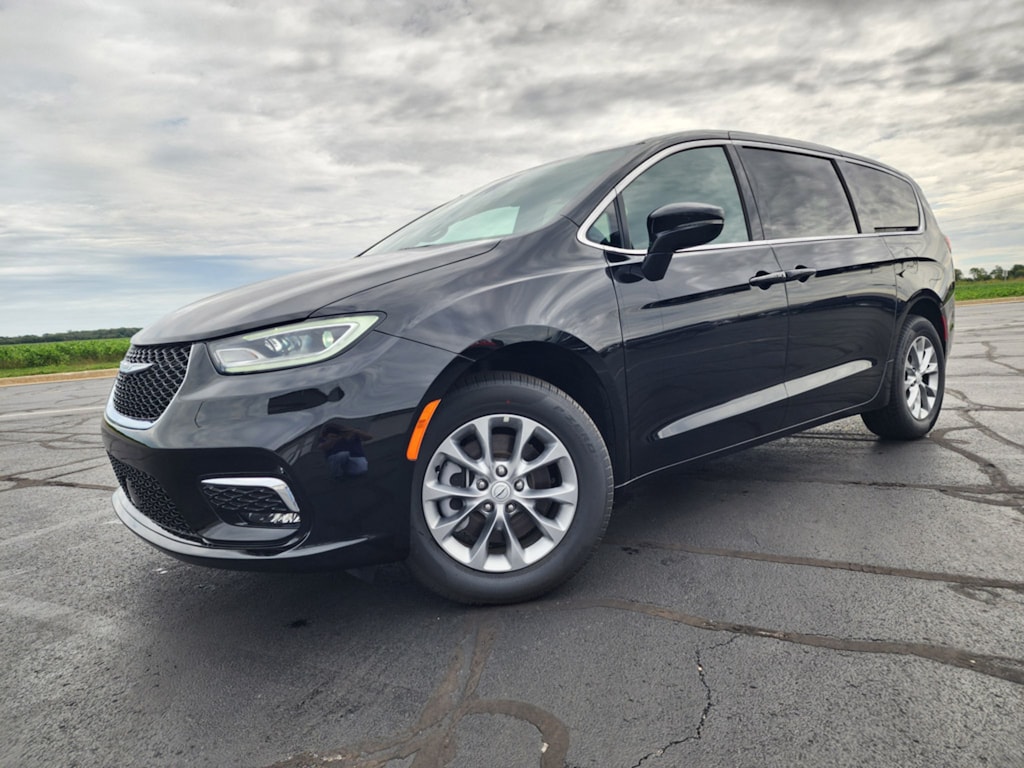 New 2026 Chrysler Pacifica SELECT AWD Passenger Van