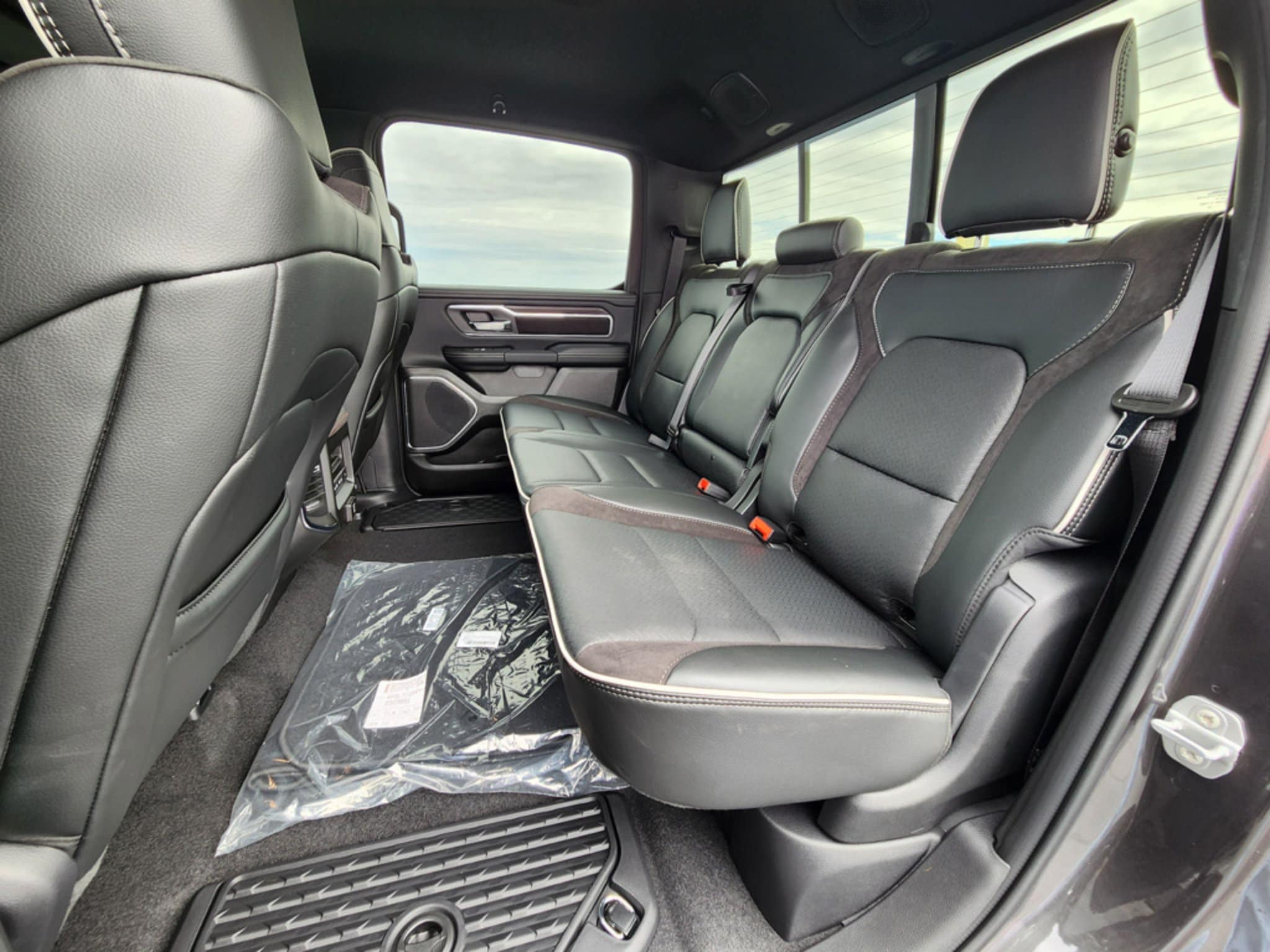 2027 RAM Ram 1500 Pickup Laramie - Photo 17
