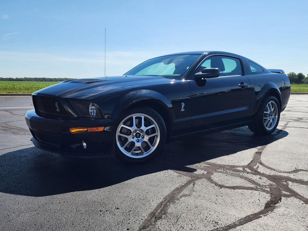  Ford Mustang Shelby GT500