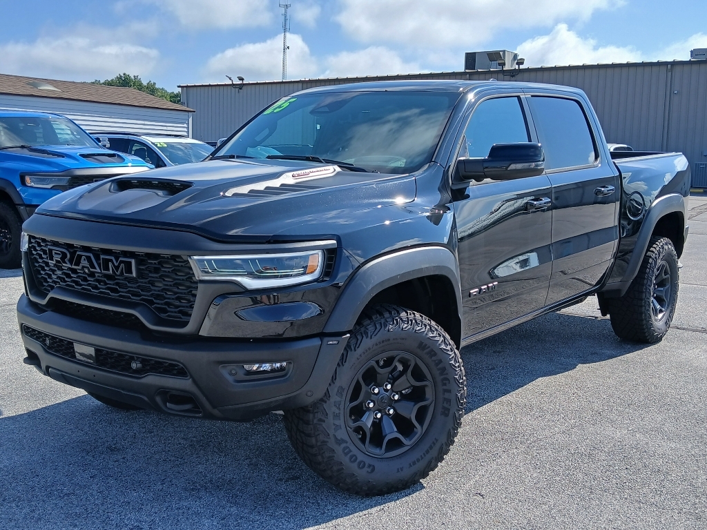 2025 Ram 1500 Truck Crew Cab 
