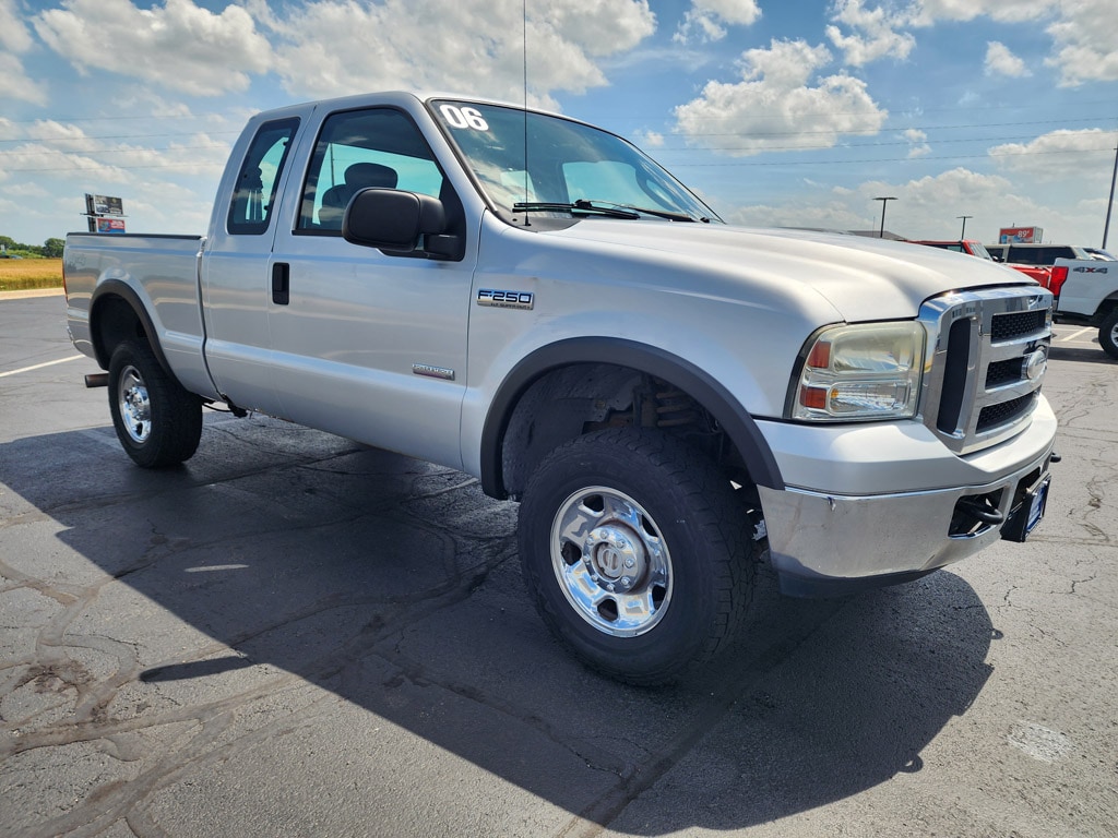 Used 2006 Ford F-250 Truck Super Cab
