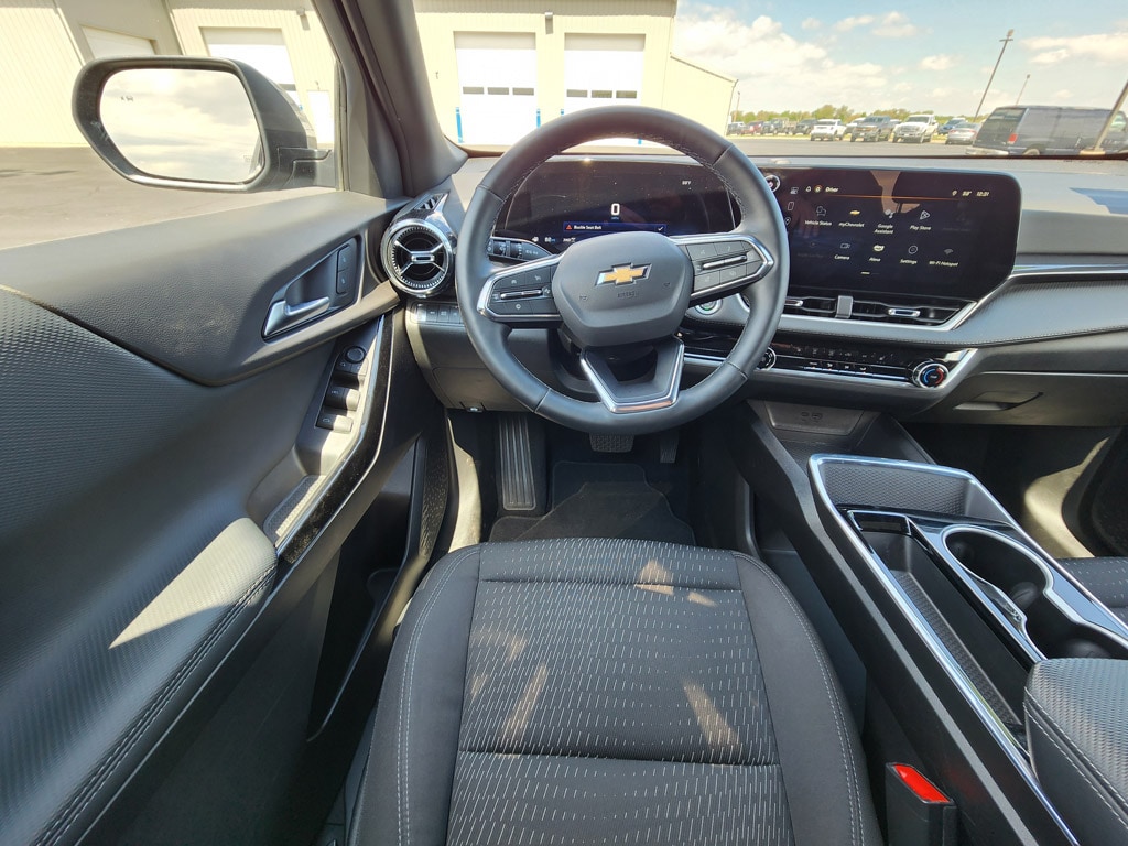 2025 Chevrolet Equinox LT - Photo 25
