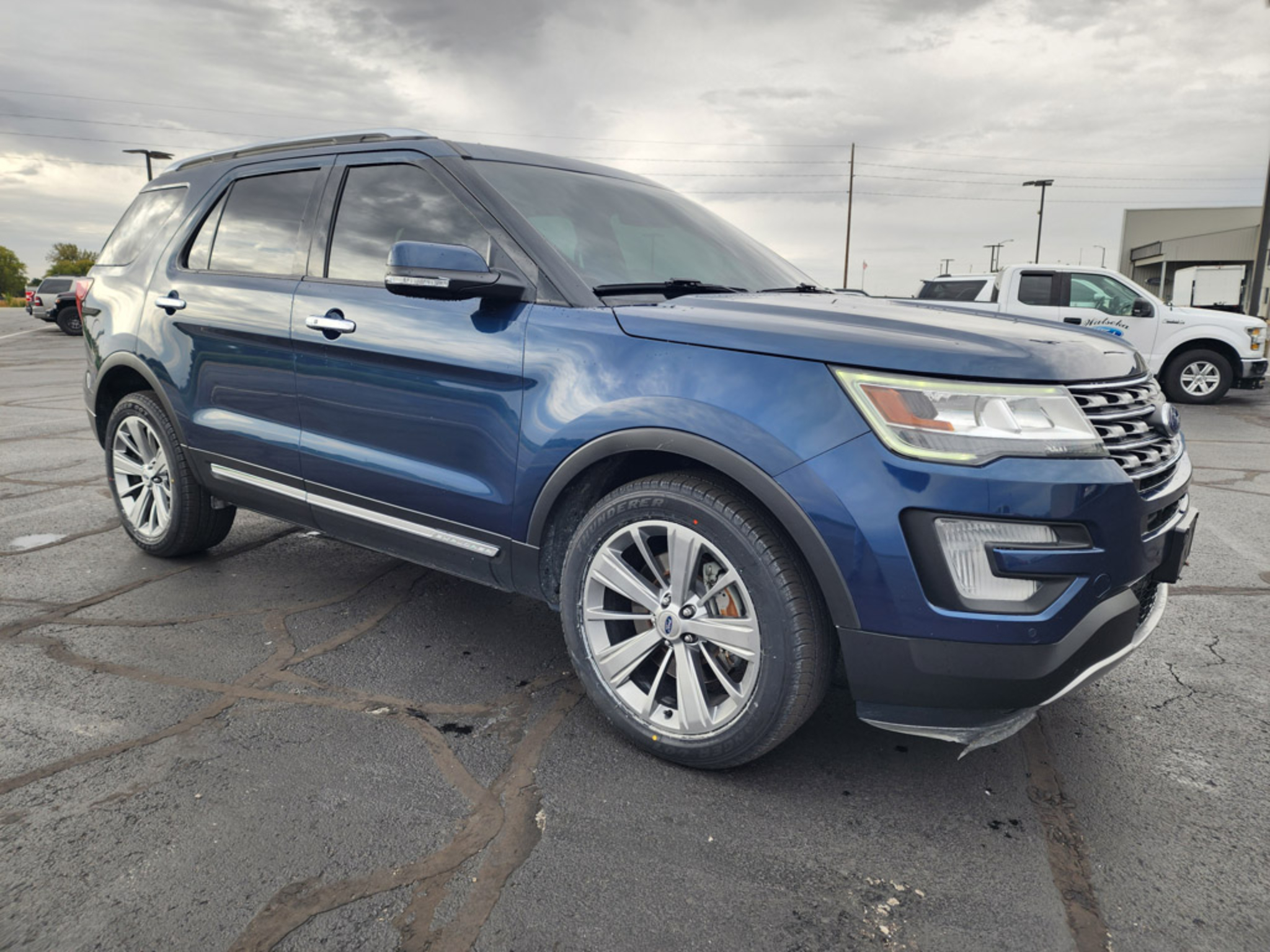 Used 2017 Ford Explorer Limited with VIN 1FM5K8F89HGC22997 for sale in Watseka, IL