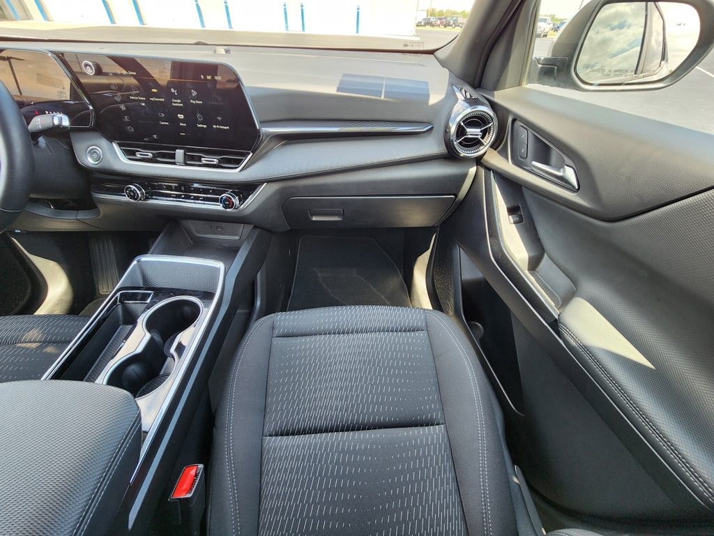 2025 Chevrolet Equinox LT - Photo 27