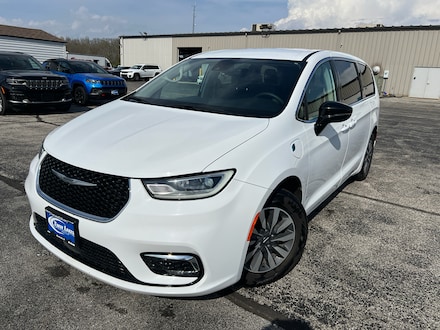 2024 Chrysler Pacifica Hybrid Select Wagon