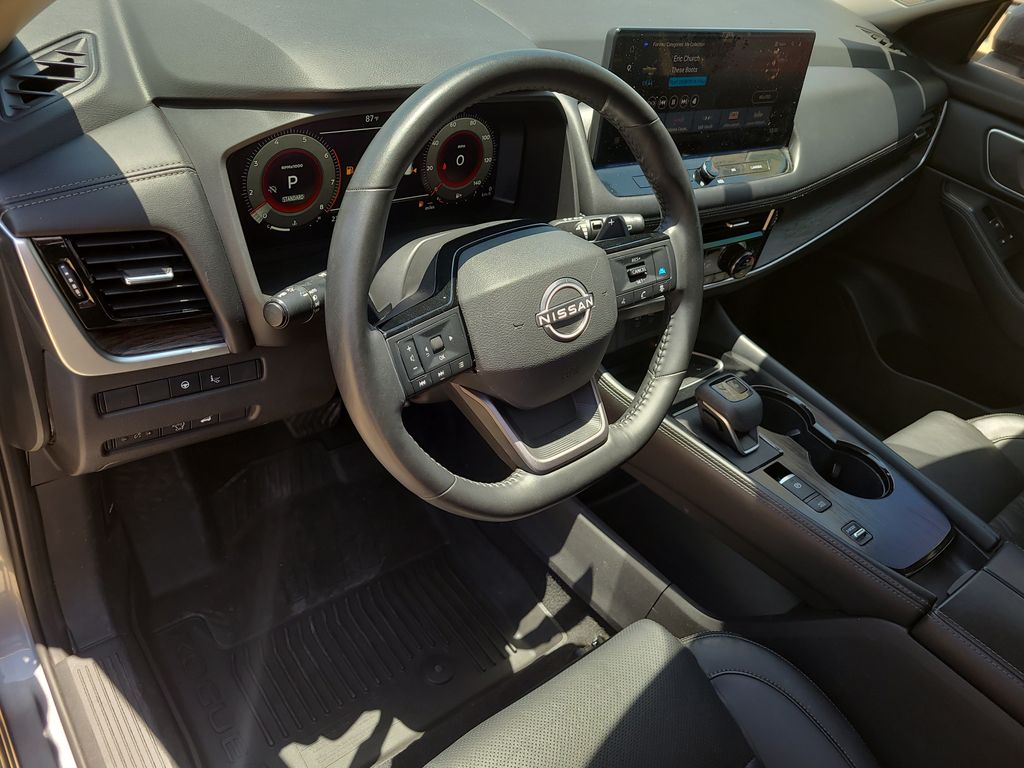 2025 Nissan Rogue Platinum - Photo 24