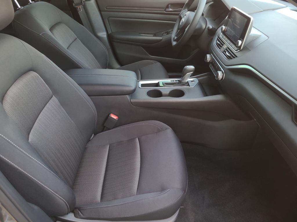 2025 Nissan Altima S - Photo 11