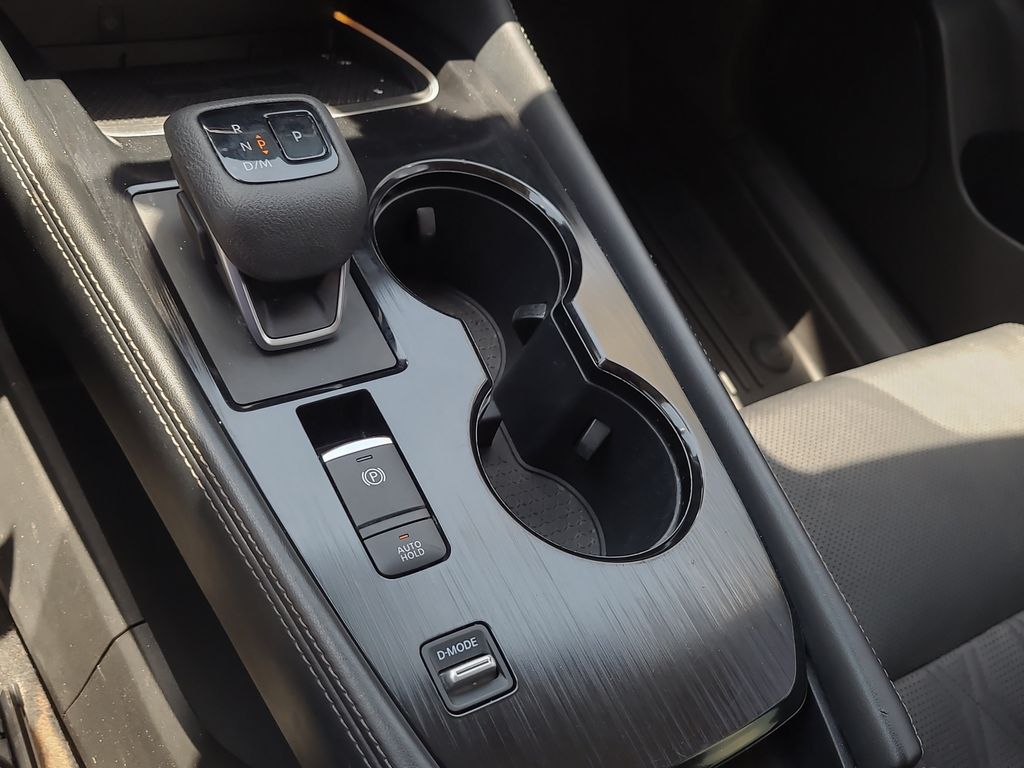 2025 Nissan Rogue Platinum - Photo 28