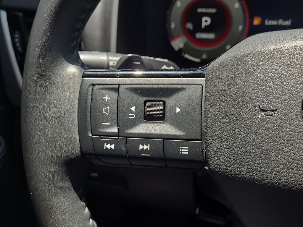 2025 Nissan Rogue Platinum - Photo 30
