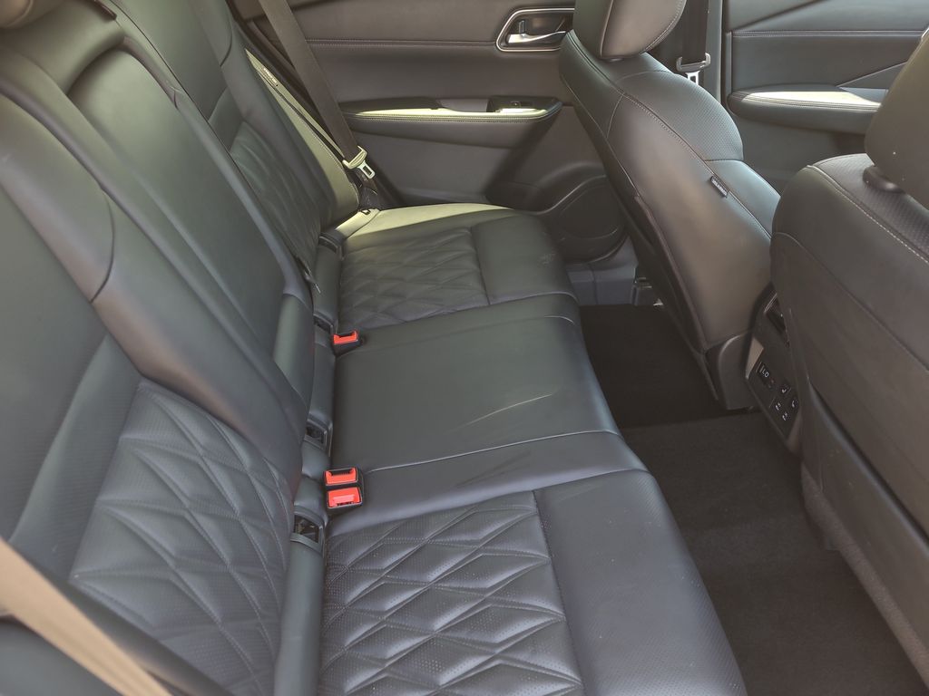 2025 Nissan Rogue Platinum - Photo 13