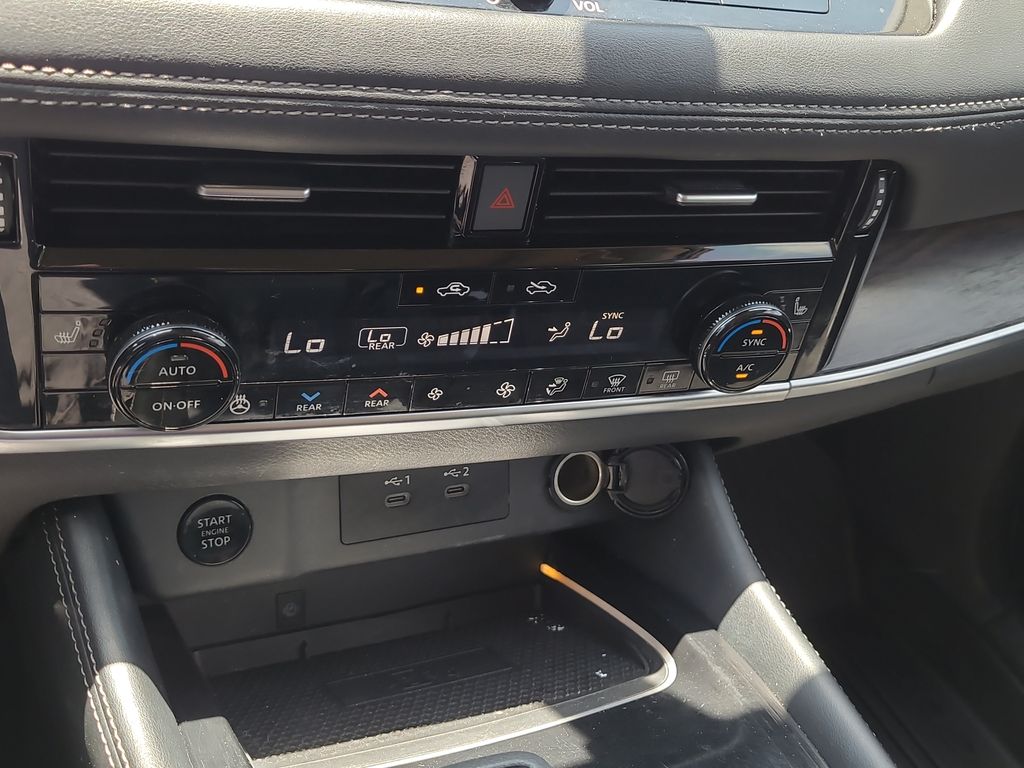 2025 Nissan Rogue Platinum - Photo 27