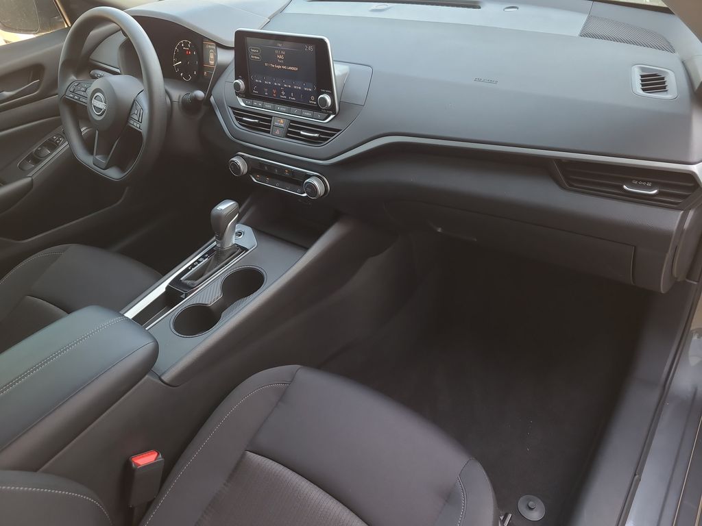 2025 Nissan Altima S - Photo 10