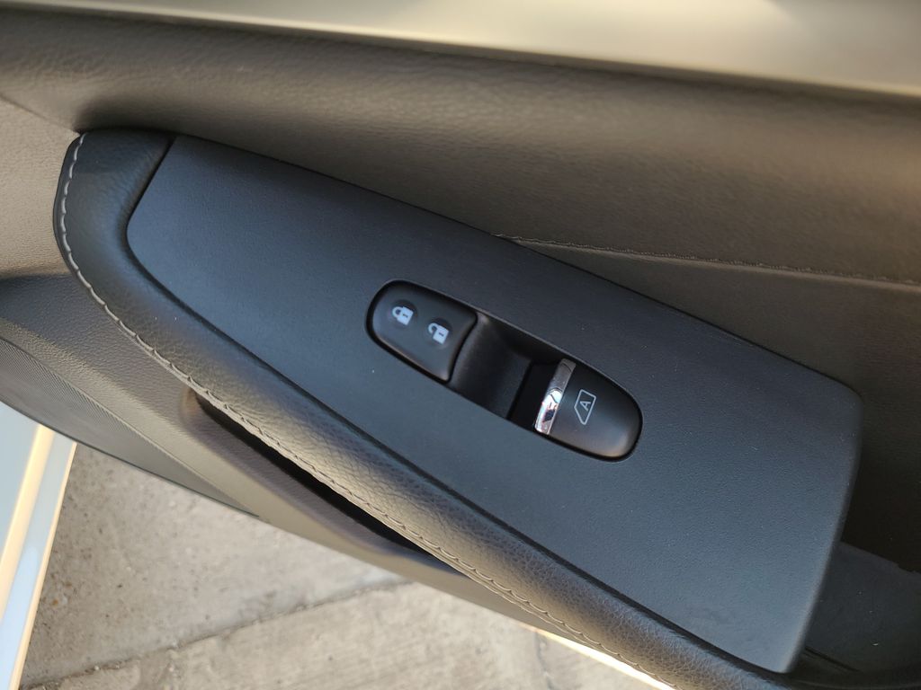 2022 Nissan Maxima SV - Photo 9