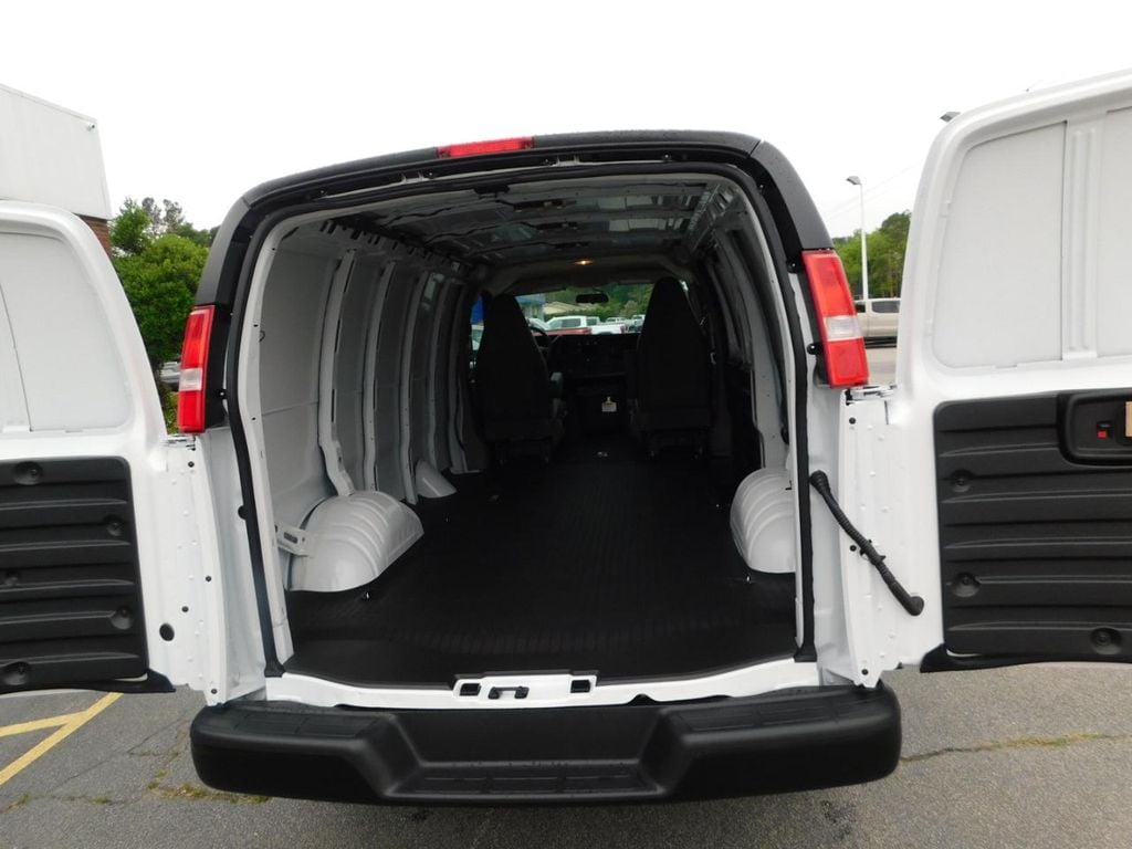 2026 GMC Savana Cargo Work Van - Photo 18