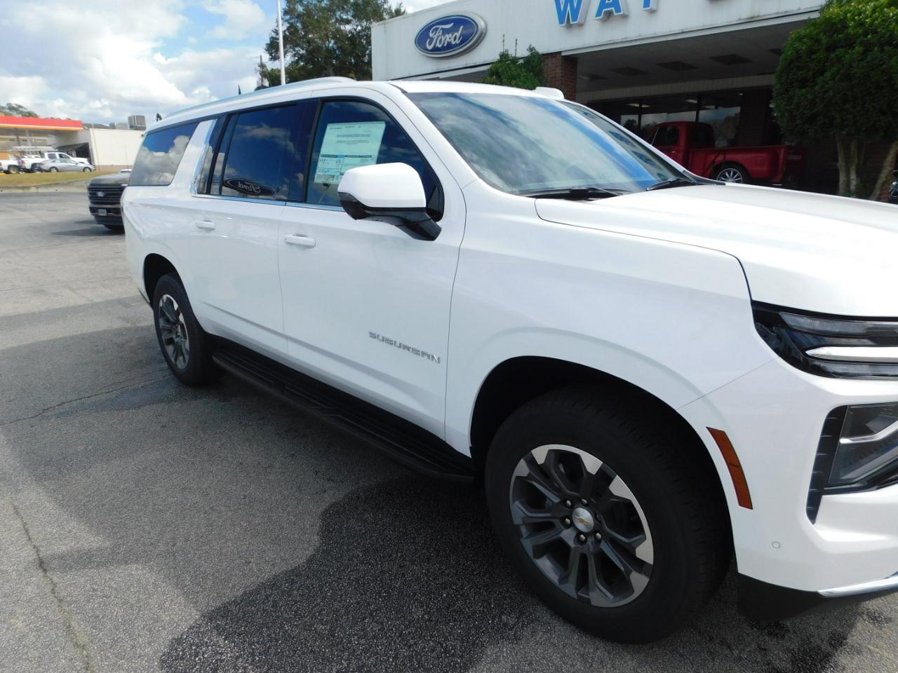 New 2027 Chevrolet Suburban LT SUV