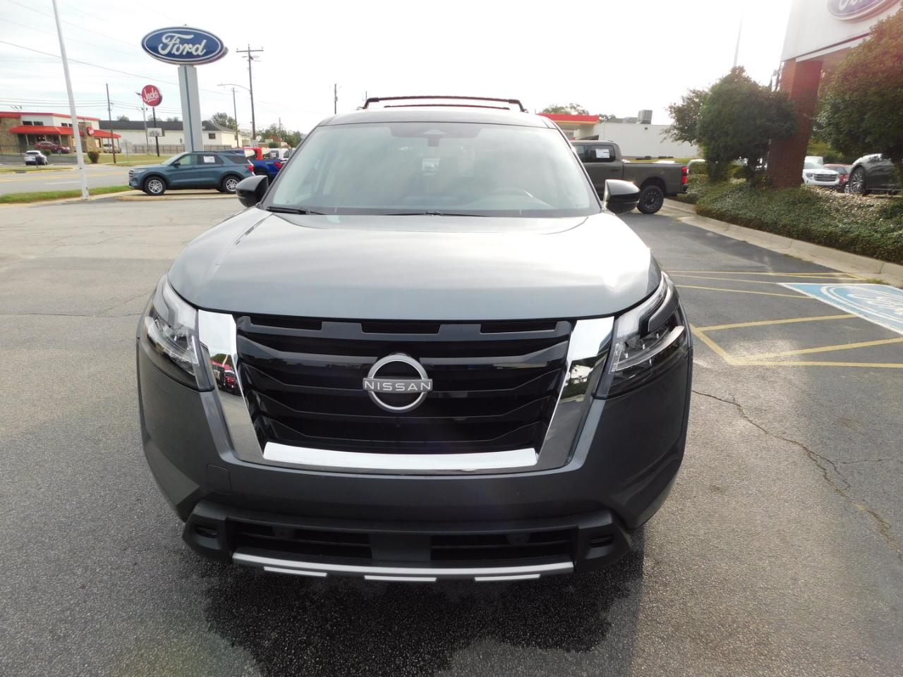 Used 2024 Nissan Pathfinder SL