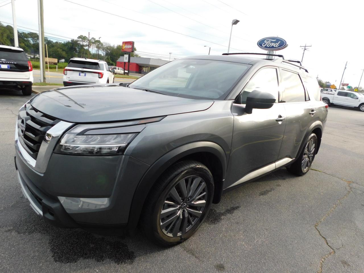 Used 2024 Nissan Pathfinder SL