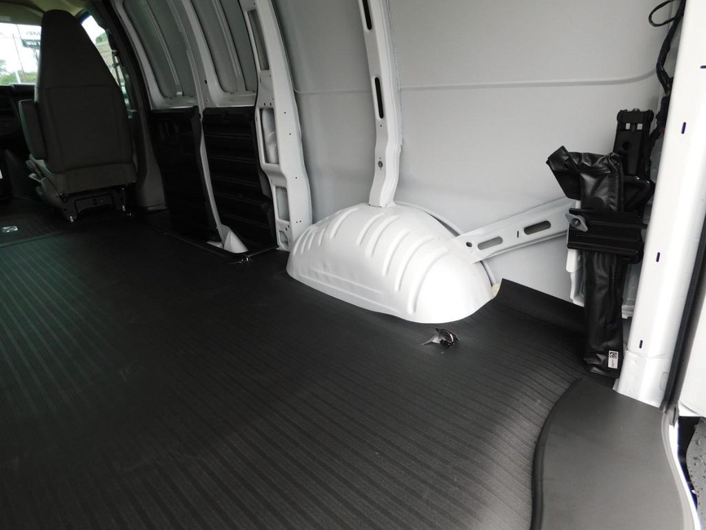 2026 GMC Savana Cargo Work Van - Photo 19