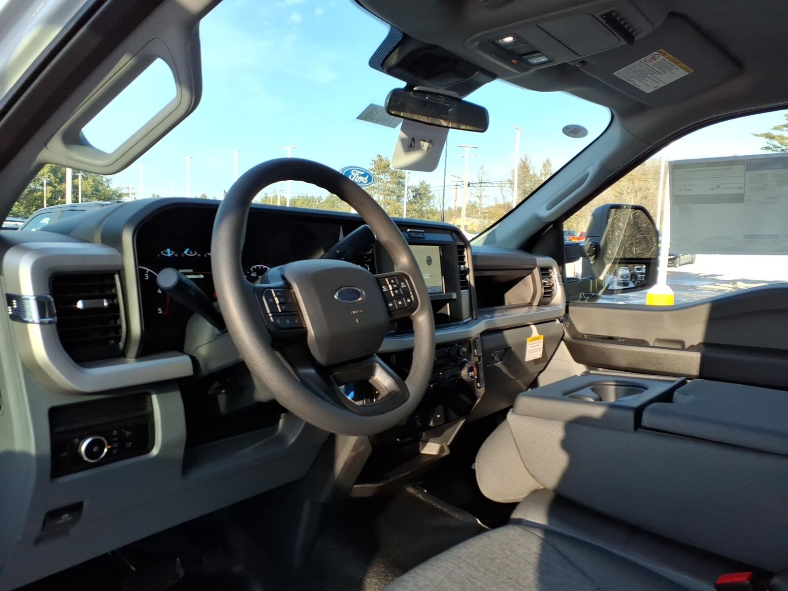 2025 Ford F-250 Super Duty XL - Photo 9
