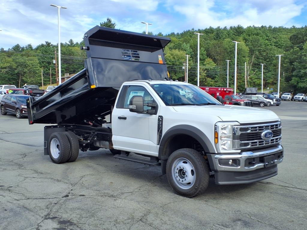2025 Ford F-550 Super Duty Chassis Cab