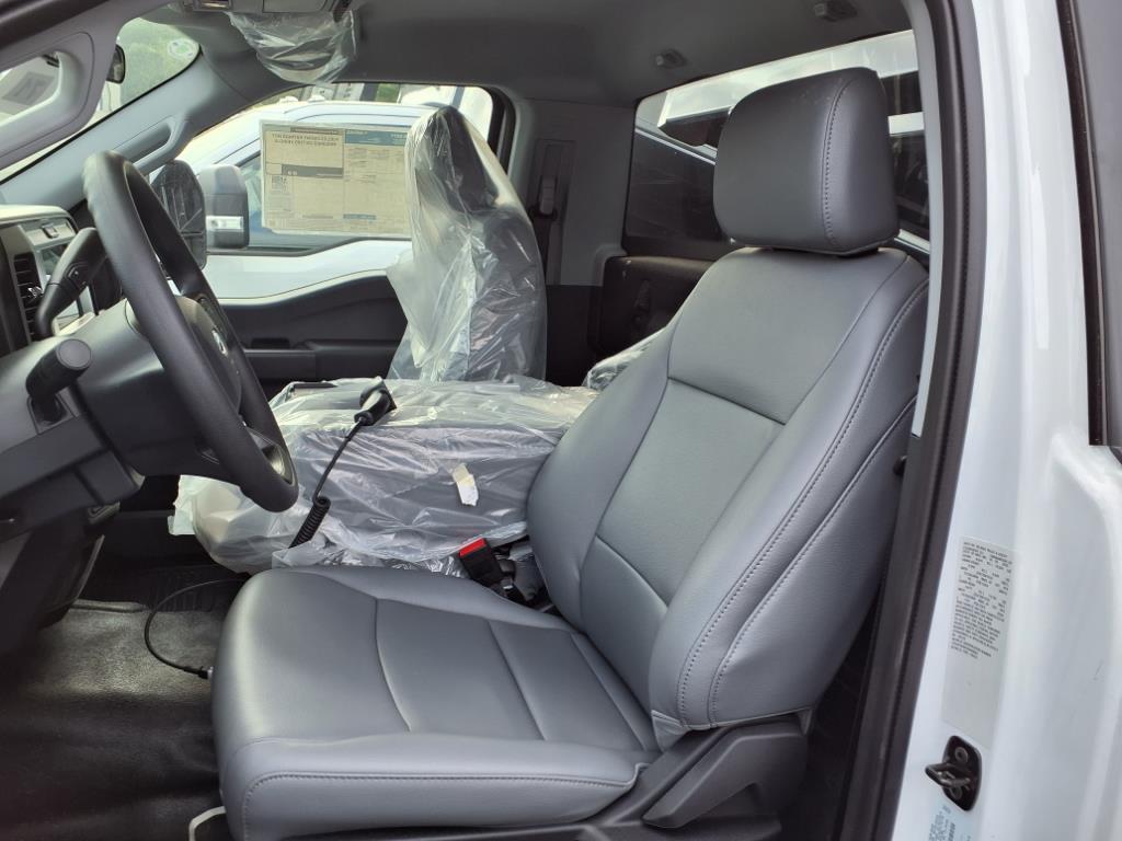 2025 Ford F-550 Super Duty Chassis Cab XL - Photo 18