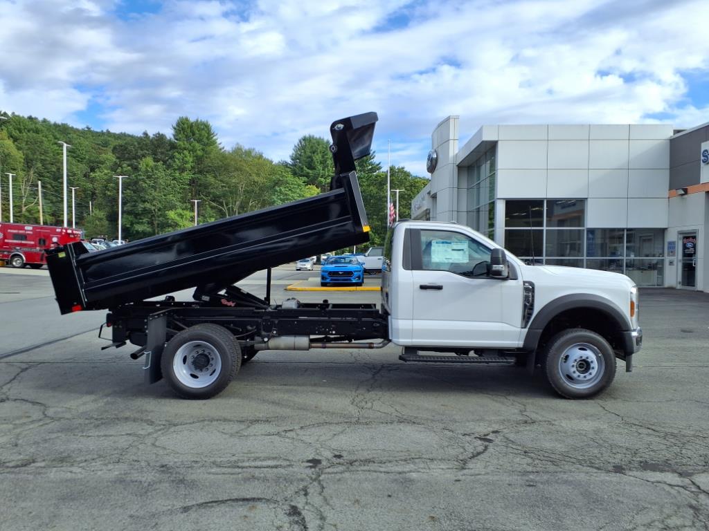 2025 Ford F-550 Super Duty Chassis Cab XL - Photo 2