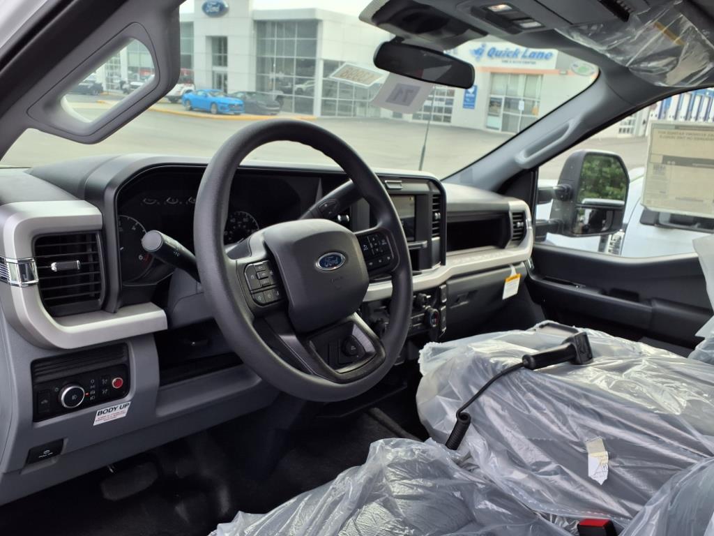 2025 Ford F-550 Super Duty Chassis Cab XL - Photo 17