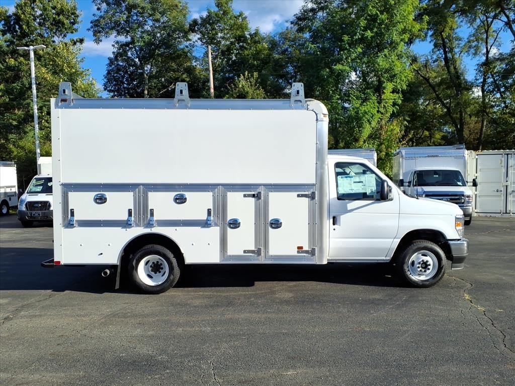New 2026 Ford E-350SD Base Cutaway E-350 SD 158 in. WB DRW Cutaway Chassis