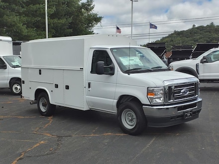 2025 Ford E-Series Base Cutaway E-350 SD  138 in. WB SRW Cutaway Chassis
