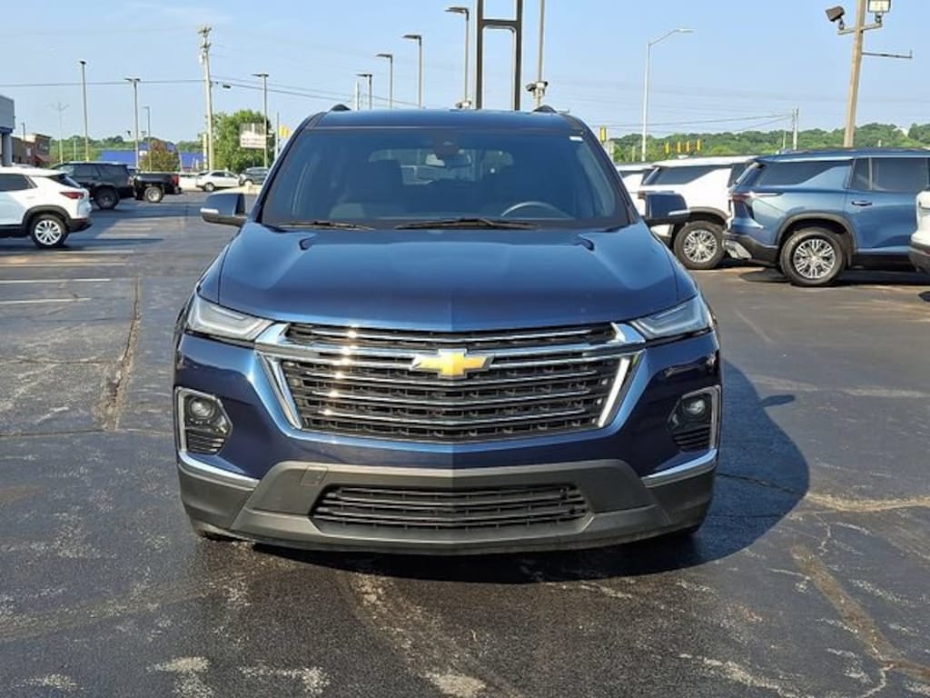 Used 2023 Chevrolet Traverse LT Cloth SUV