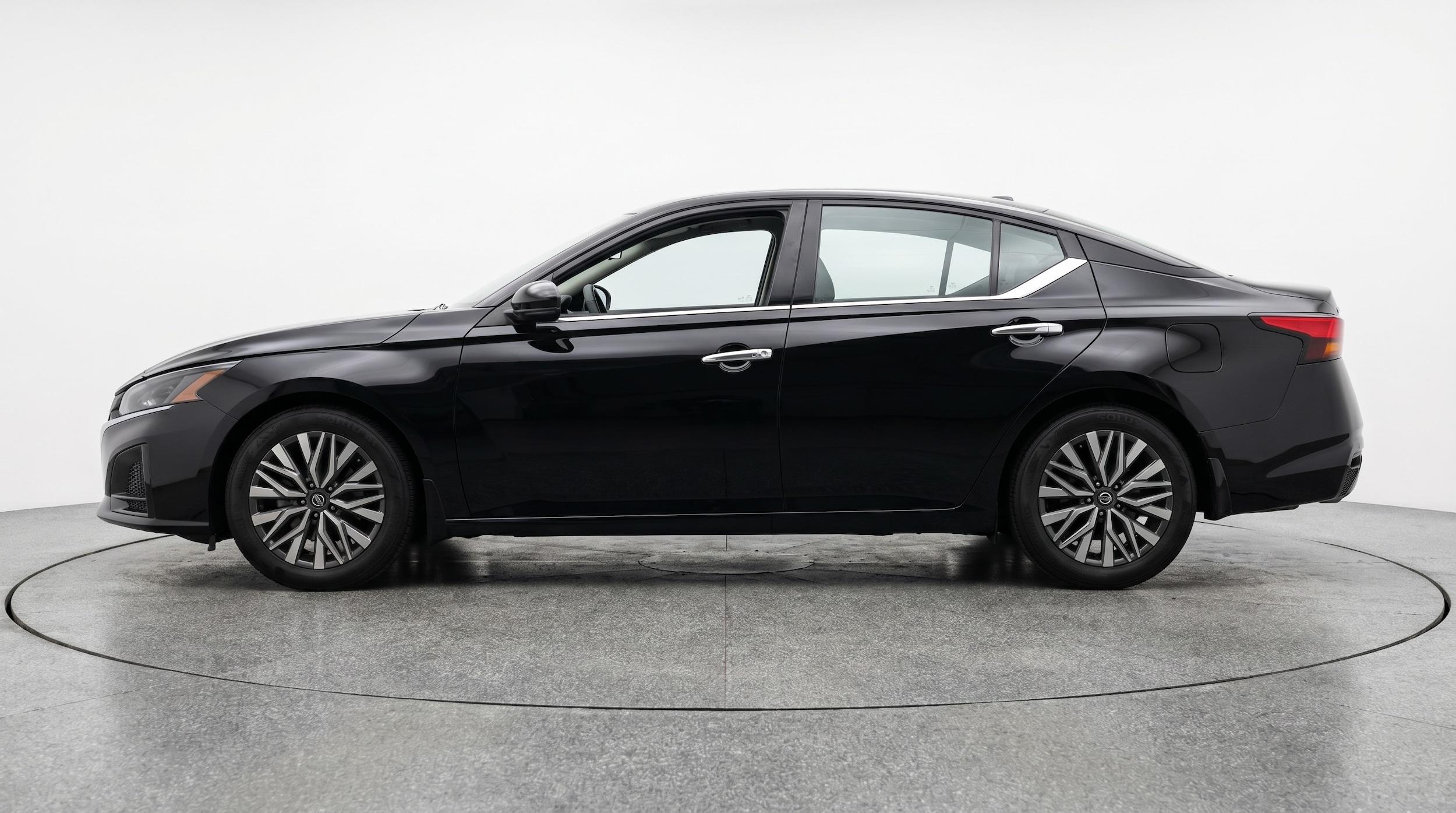 Thumbnail: 2025 Nissan Altima - 4