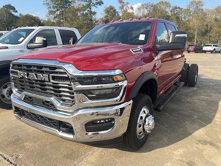2026 Ram 3500 CRW Chas 3500 TRADESMAN CREW CAB CHASSIS 4X4 60' CA Pickup