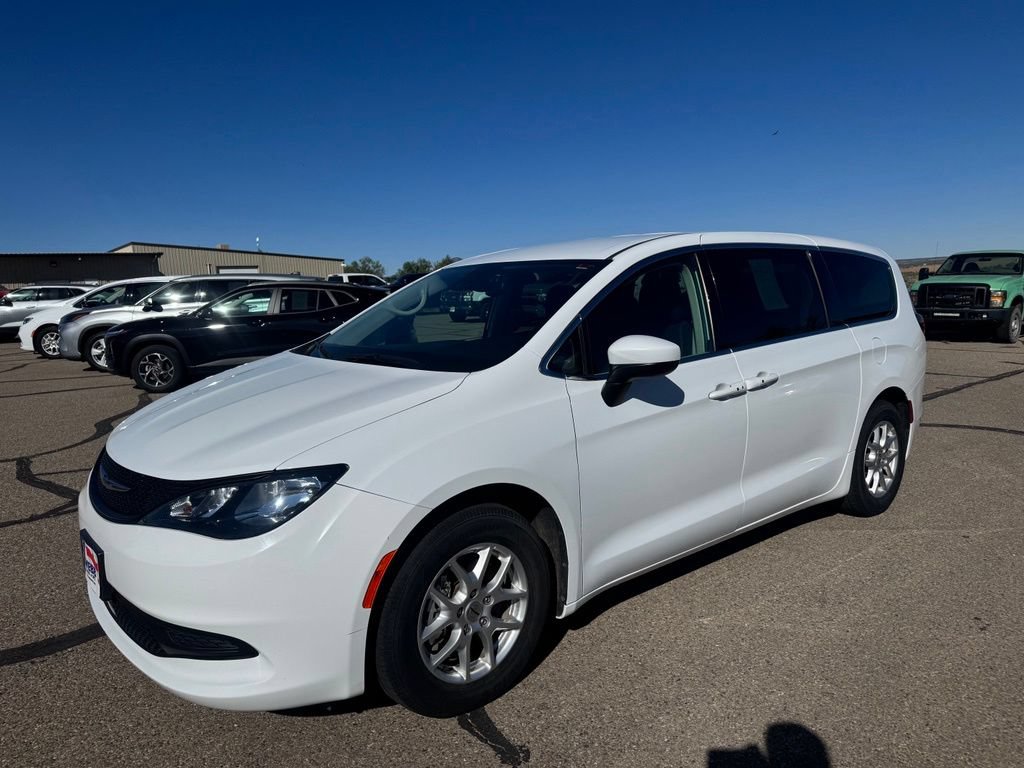 2023 Chrysler Voyager
