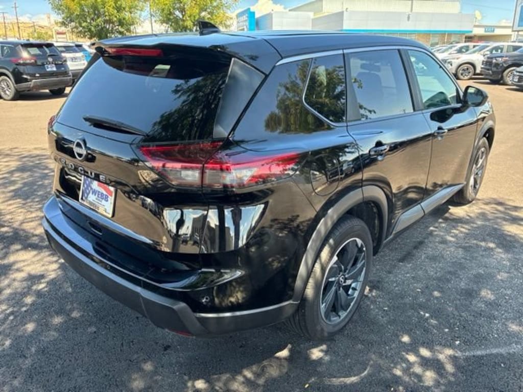 Used 2025 Nissan Rogue SV