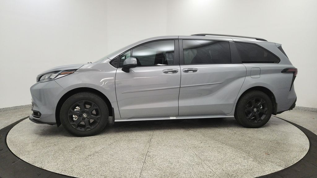 Used 2026 Toyota Sienna Woodland Edition Minivan/Van
