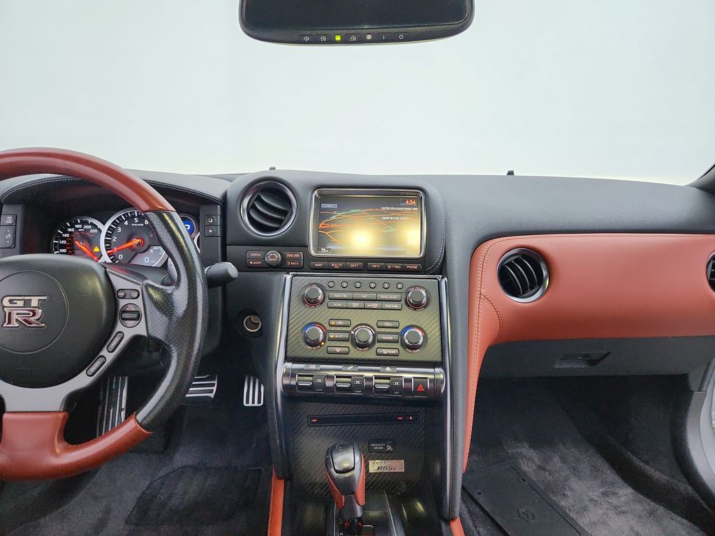2015 Nissan GT-R Premium - Photo 28