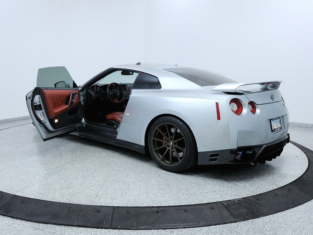 2015 Nissan GT-R Premium - Photo 10