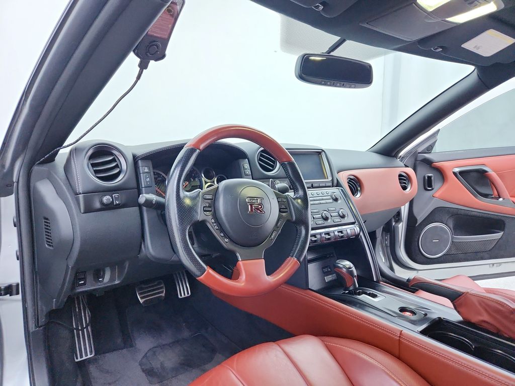 2015 Nissan GT-R Premium - Photo 17