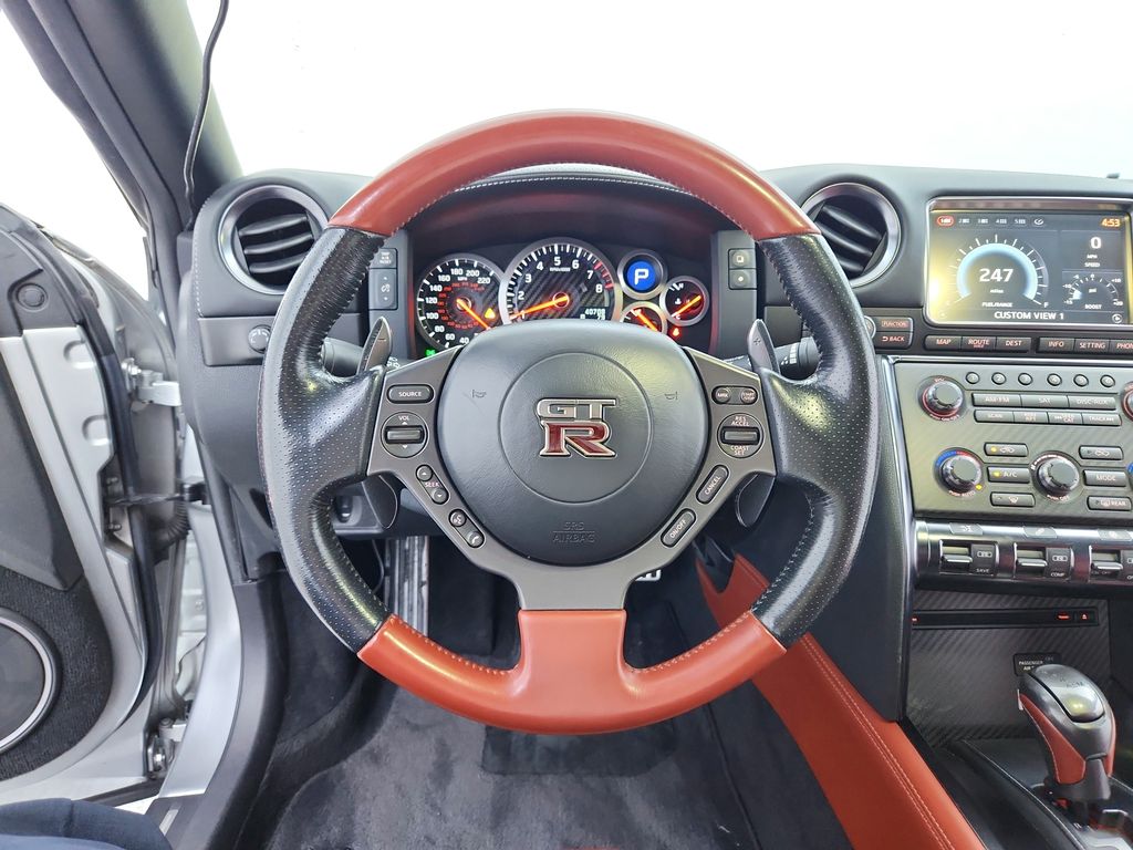 2015 Nissan GT-R Premium - Photo 24