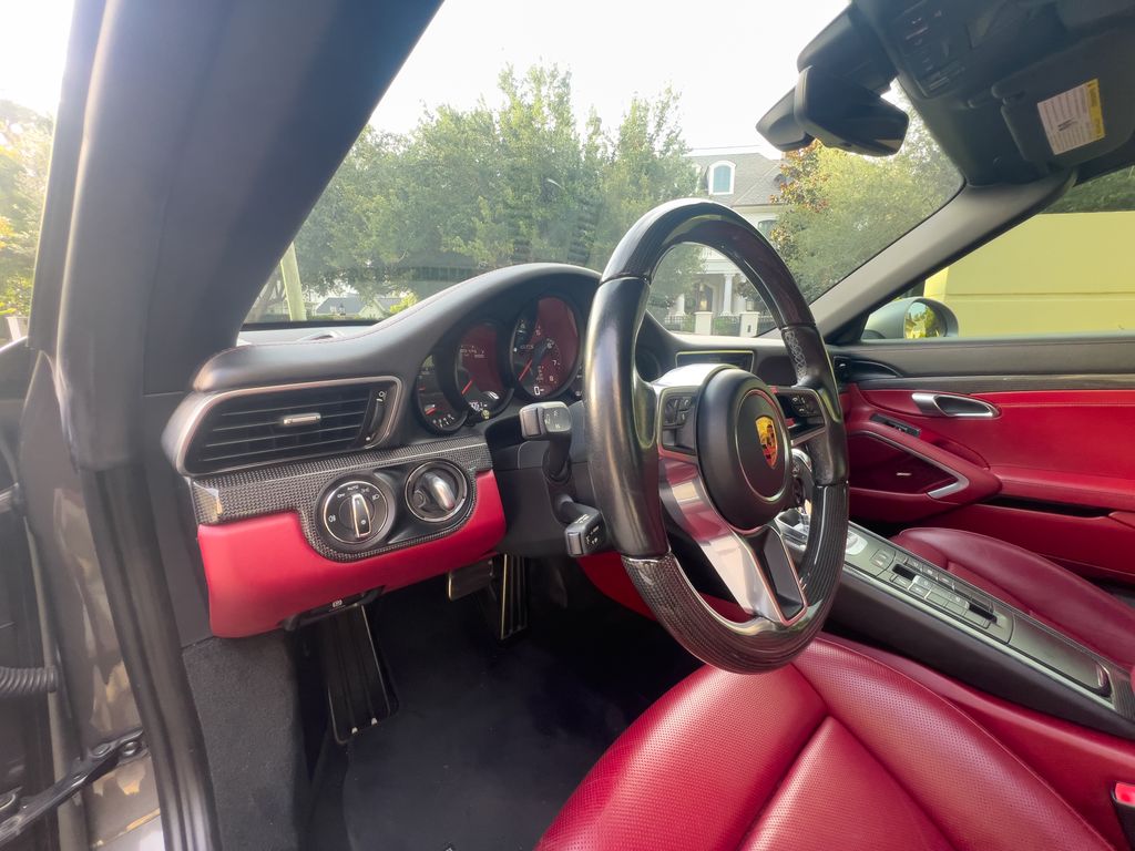 2019 Porsche 911 GTS - Photo 32