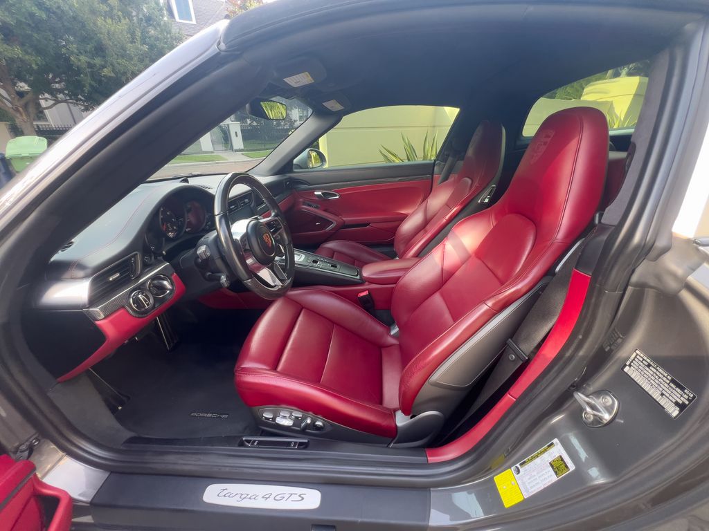2019 Porsche 911 GTS - Photo 26
