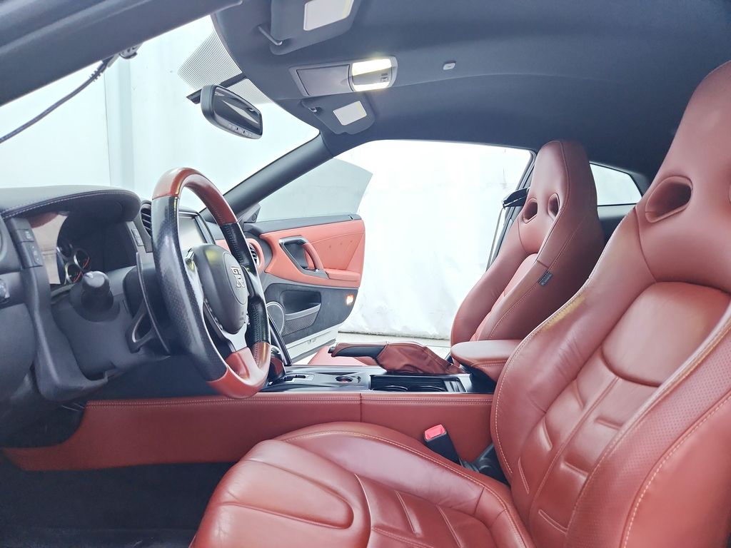 2015 Nissan GT-R Premium - Photo 18